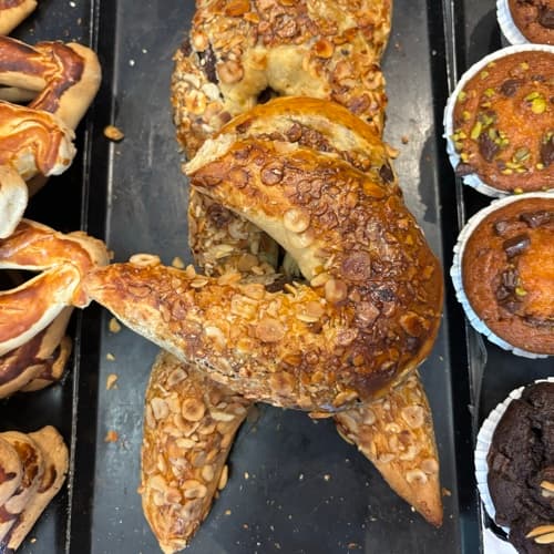 Cover image for Must-Try Foods in Istanbul, Turkey